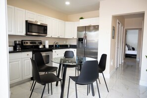 The full kitchen is ready for your culinary adventures.