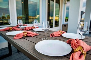 Unwind in the fresh air while you grill up a feast on the deck