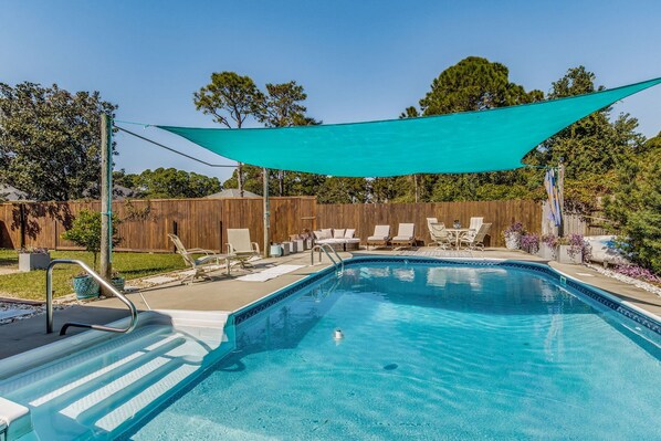 Enjoy your days relaxing by the pool!