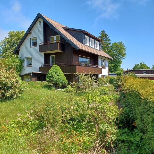 Unser Haus mit Garten