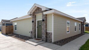 New build in quiet subdivision. All new furniture and appliances! Pvt backyard.