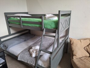 Loft bunk beds (Bedroom 3)