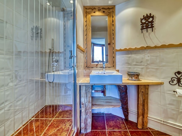 Mirror, Property, Furniture, Sink, Tap, Plumbing Fixture, Azure, Cabinetry, Wood, Interior Design
