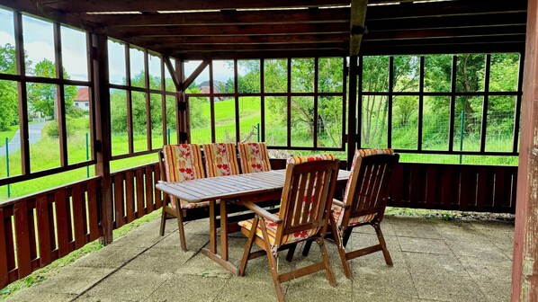 Outdoor dining