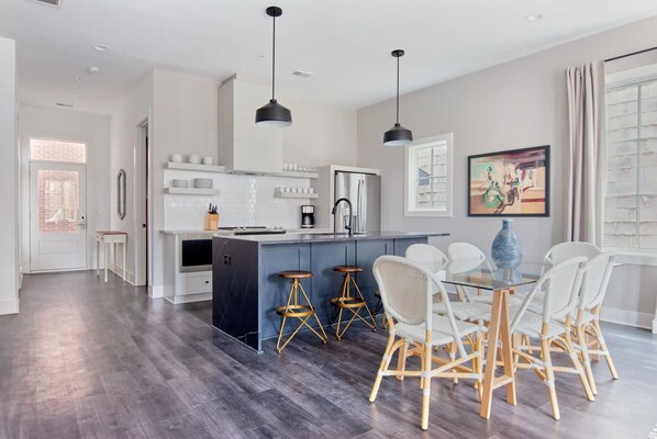 Spacious kitchen & dining space making every meal comfortable.