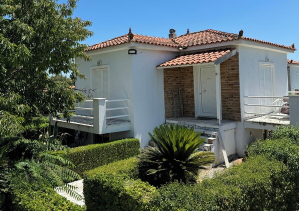 "Arisvi" house