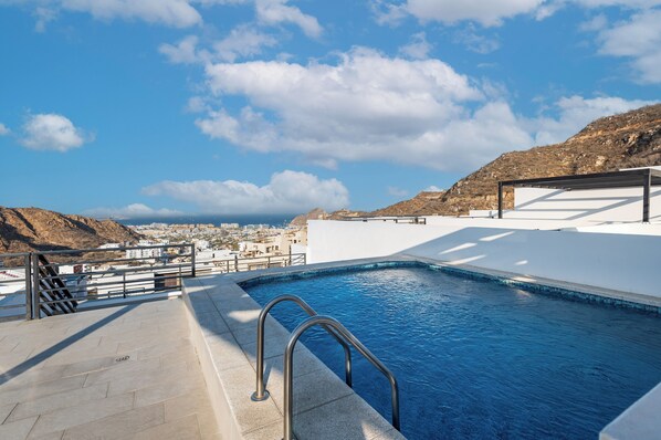 Rooftop Pool
Enjoy stunning views and a BBQ area, ideal for relaxing or entertaining in style.