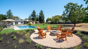With the firepit, you can enjoy the heat of the fire even when it gets cold.