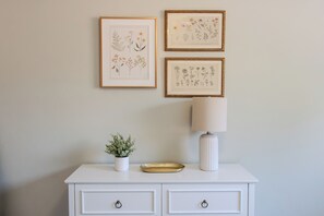 bedroom 1 drawer