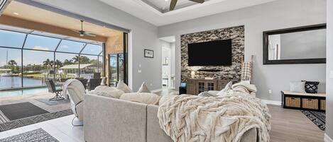 Gorgeous Port Charlotte/Punta Gorda waterfront home with private pool & spa