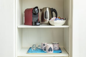 Kaffee und/oder Kaffeemaschine