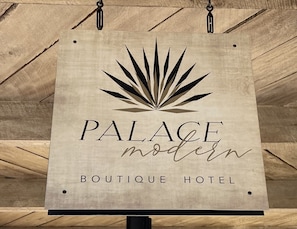 Palace Modern Hotel