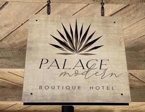 Palace Modern Hotel