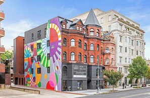 Pennsylvania at 25th St