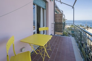 Autumn, Balcony / Terrace / Patio, Spring, Summer