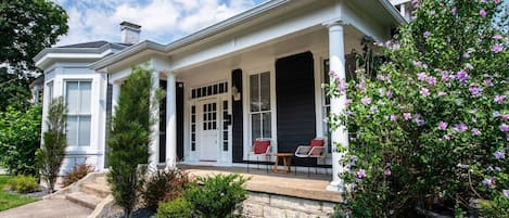 Welcome to the Bluegrass Bourbon House!