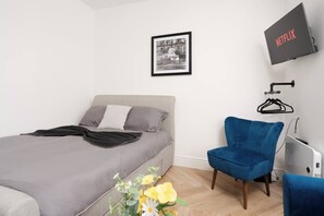 Features:
1 x Double Bed
1 x Sofa Bed