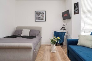 Features:
1 x Double Bed
1 x Sofa Bed