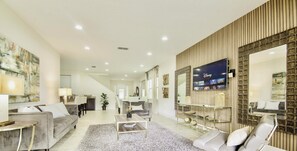 140MINTONLOOP-LIVINGROOM1
