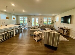 Eat-in kitchen and downstairs family room