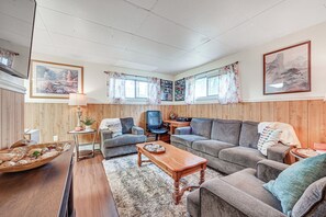 Living Room | Smart TV | Electric Heating | Portable Fans