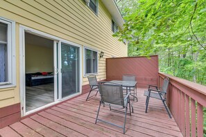 Deck | Dining Area