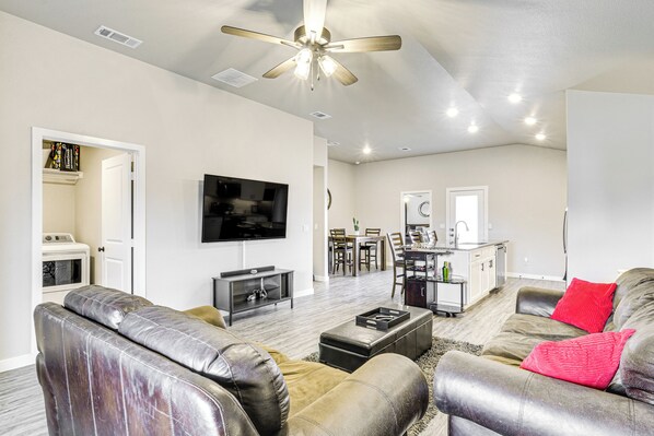 Lubbock Vacation Rental | 3BR | 2BA | 1 Step Required | 1,350 Sq Ft