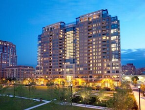 South Arlington Arlington 2 Bedroom Building Exterior
