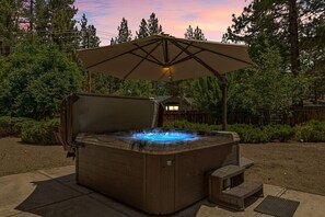 Skiers Crest at Big Bear Lake offers a serene retreat where nature's beauty is your lavish backdrop.