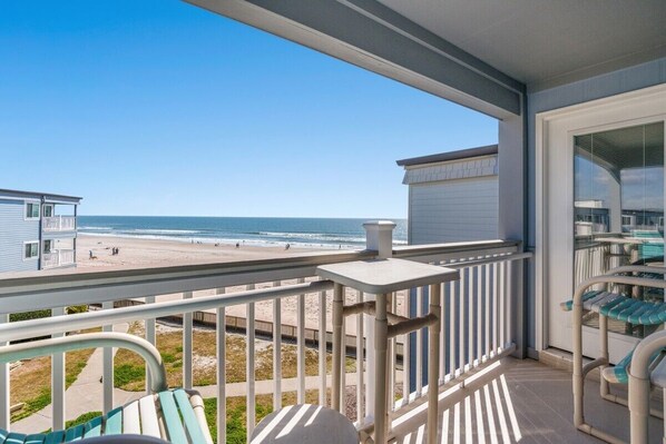 Spectacular ocean & pool view from balcony