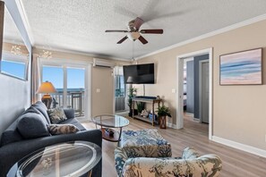 Spacious living room
