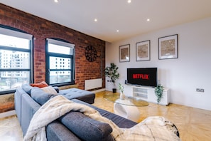 Living Room / Lounge