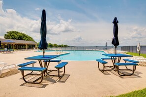 The Landing at Seven Coves | Community Amenities | Outdoor Pool