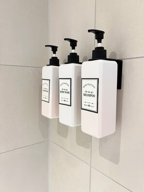 Bathroom amenities