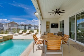 Outdoor dining area