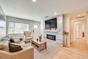 Living Room | Smart TV | Fireplace | Single-Story Home