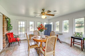 Sunroom | Dining Table | Dishware & Flatware