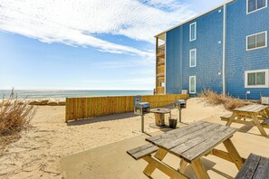 Topsail Reef | Community Amenities | Charcoal Grills | Picnic Tables