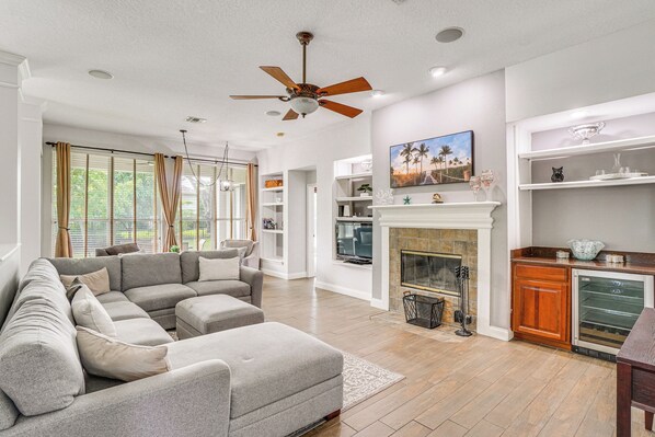 Orlando Vacation Rental | 4BR | 3.5BA | 1 Step Required | 3,084 Sq Ft