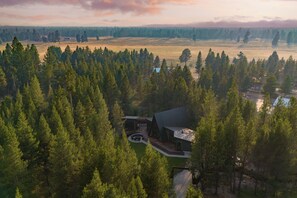 Nestled along the Deschutes River.