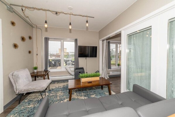 Fully remodeled modern-industrial 2 bedroom apartment in the heart of downtown.