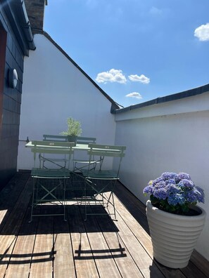 Balcony area