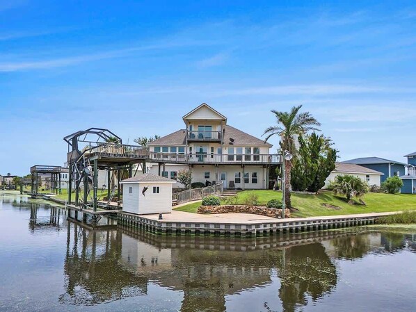 Gorgeous view of the property on the water.