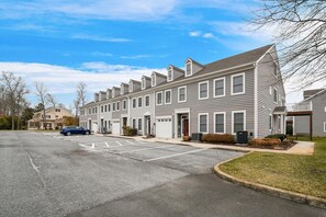 ,Side Elevation,