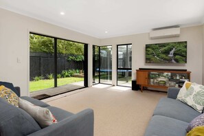 Spacious lounge