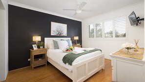 Bedroom 1 | Queen 