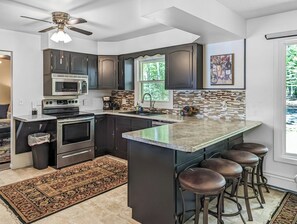 Full Kitchen with Bar Seating - Full Kitchen with Bar Seating