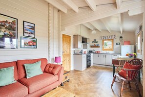 Station House Cabin, Sinnington - Host & Stay