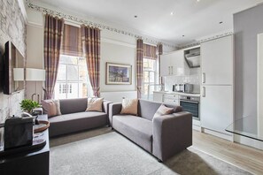 Mayford Studio, Durham - Host & Stay