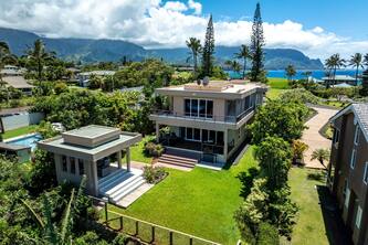 NEW LISTING, The Queens Bluff 3 bedroom, AC, Ocean View!